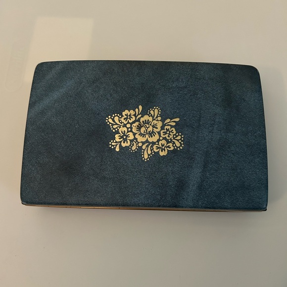 Vintage Jewelry Case - Picture 2 of 9